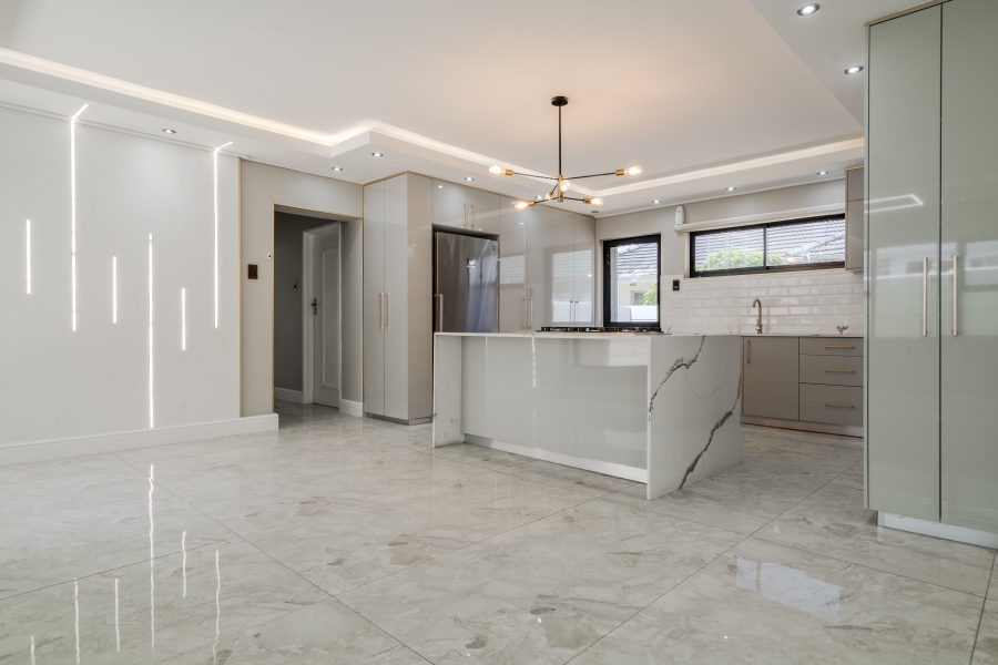 3 Bedroom Property for Sale in Rondebosch Park Estate Western Cape